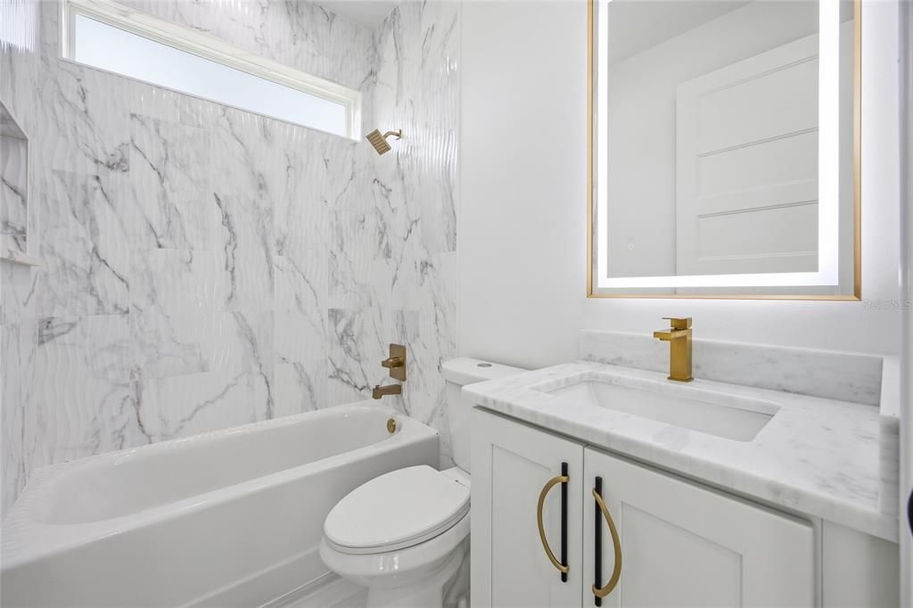 En Venta: $525,000 (4 camas, 3 baños, 2011 Pies cuadrados)