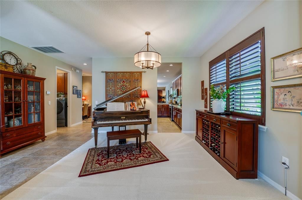 Active With Contract: $484,700 (3 beds, 2 baths, 2105 Square Feet)