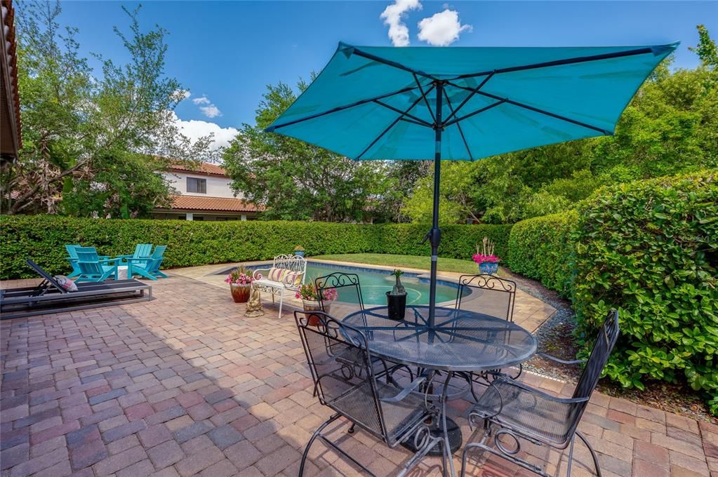 Active With Contract: $484,700 (3 beds, 2 baths, 2105 Square Feet)