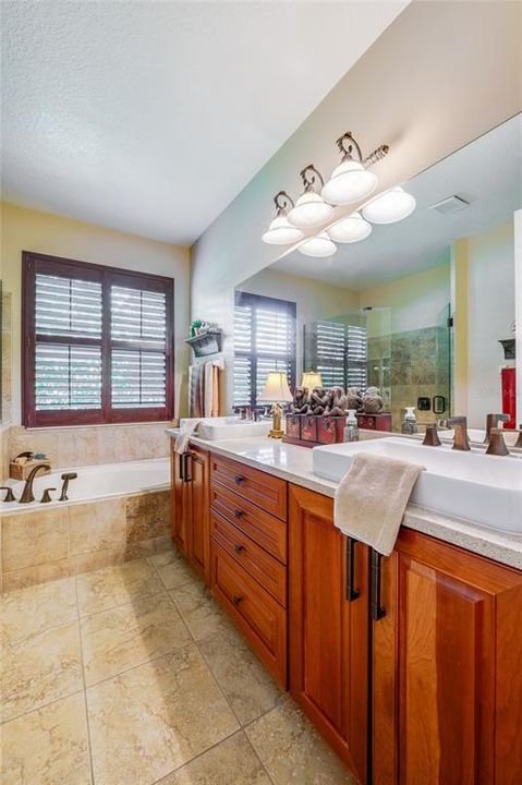 Active With Contract: $484,700 (3 beds, 2 baths, 2105 Square Feet)