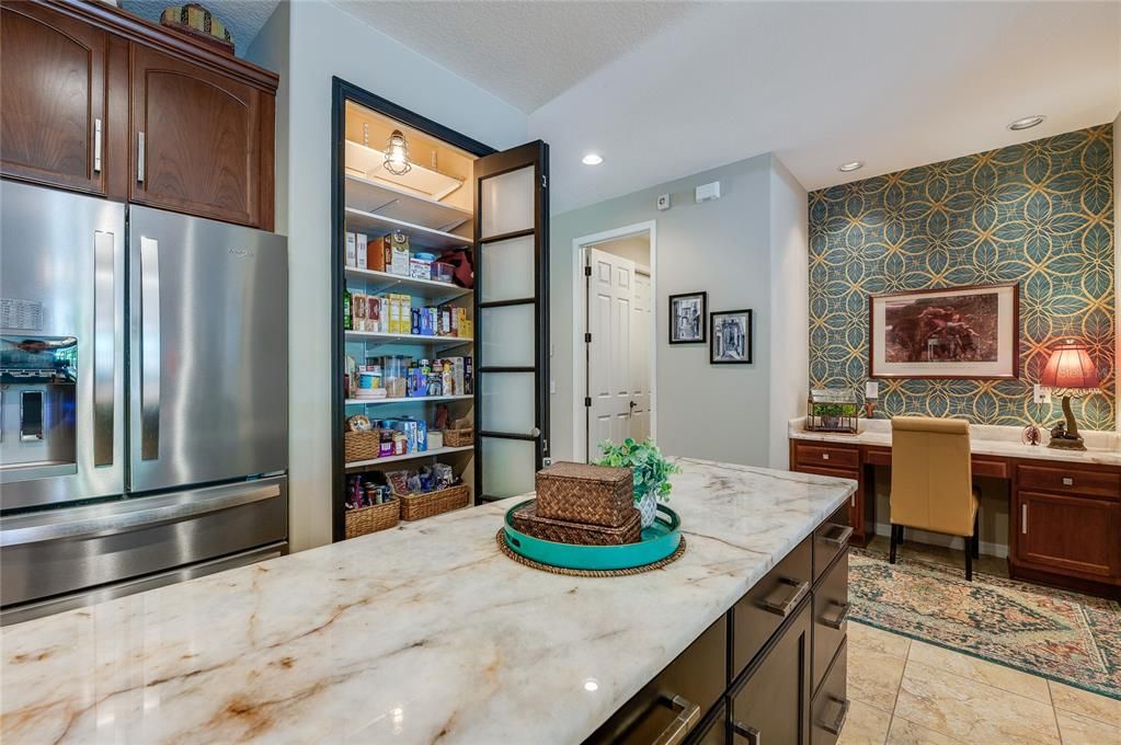 Active With Contract: $484,700 (3 beds, 2 baths, 2105 Square Feet)