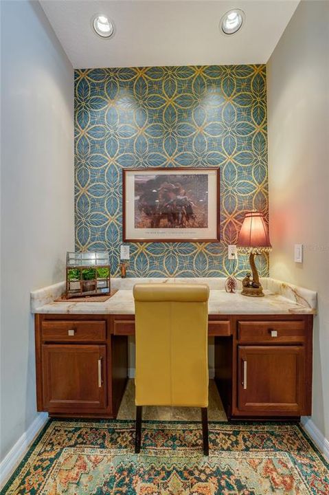Active With Contract: $484,700 (3 beds, 2 baths, 2105 Square Feet)