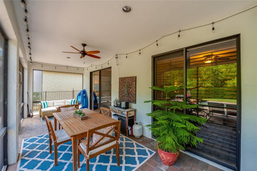 Active With Contract: $484,700 (3 beds, 2 baths, 2105 Square Feet)