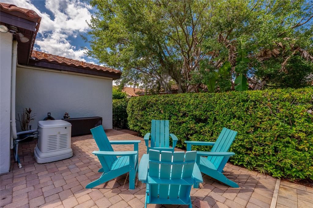 Active With Contract: $484,700 (3 beds, 2 baths, 2105 Square Feet)