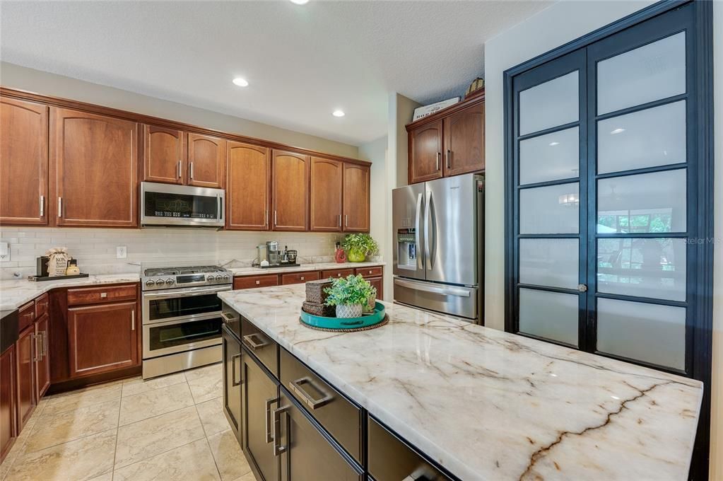 Active With Contract: $484,700 (3 beds, 2 baths, 2105 Square Feet)