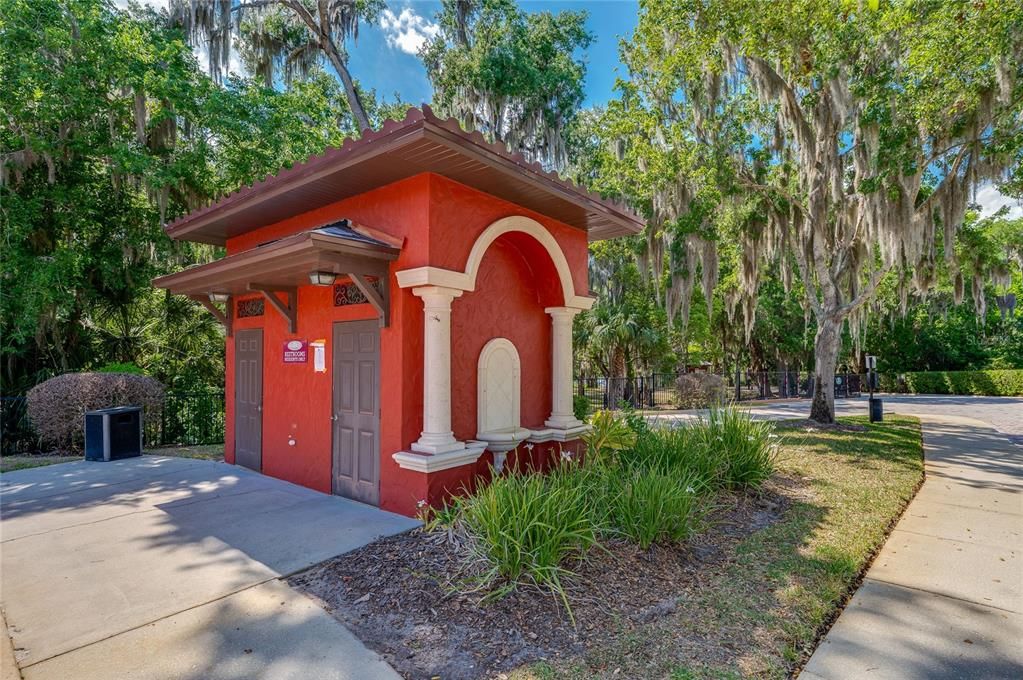 Active With Contract: $484,700 (3 beds, 2 baths, 2105 Square Feet)