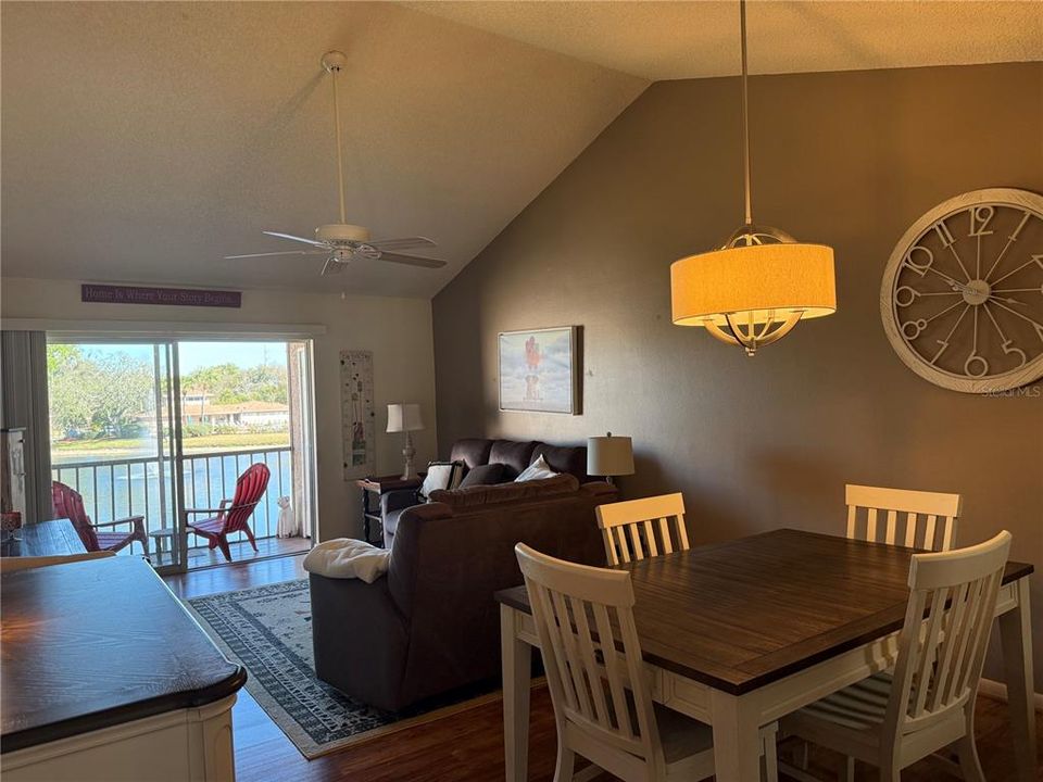 For Sale: $134,900 (2 beds, 2 baths, 935 Square Feet)