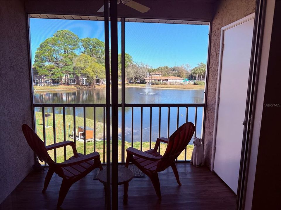 For Sale: $134,900 (2 beds, 2 baths, 935 Square Feet)