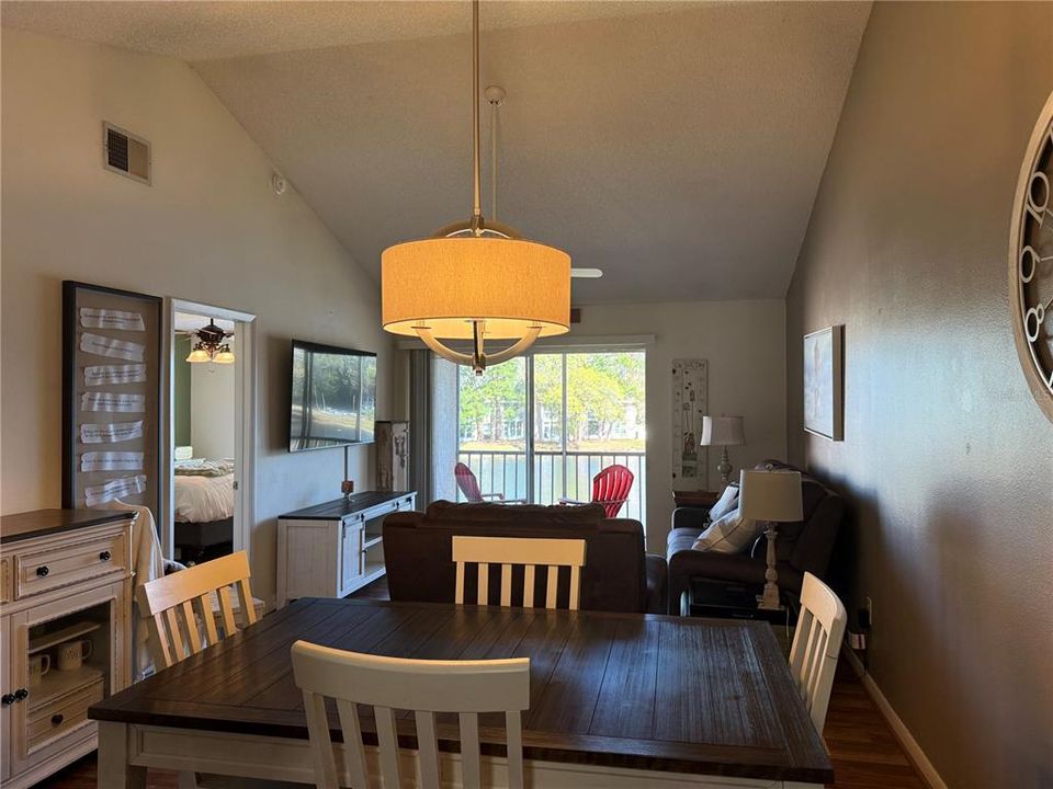 For Sale: $134,900 (2 beds, 2 baths, 935 Square Feet)