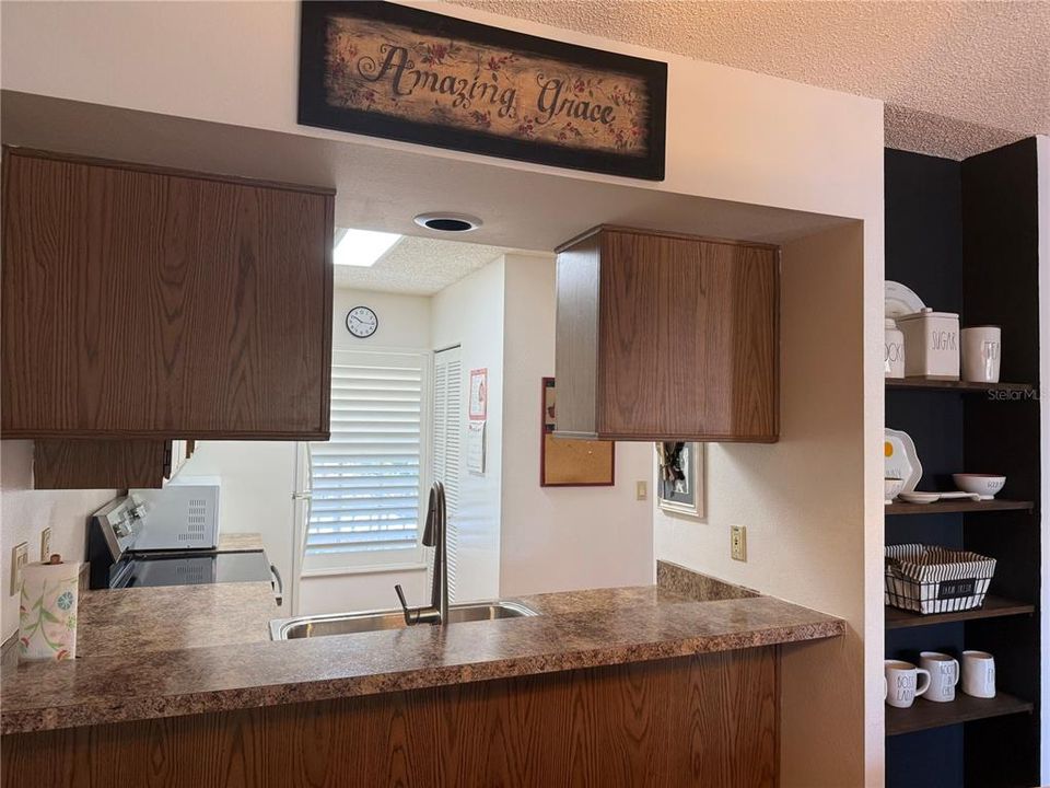 For Sale: $134,900 (2 beds, 2 baths, 935 Square Feet)