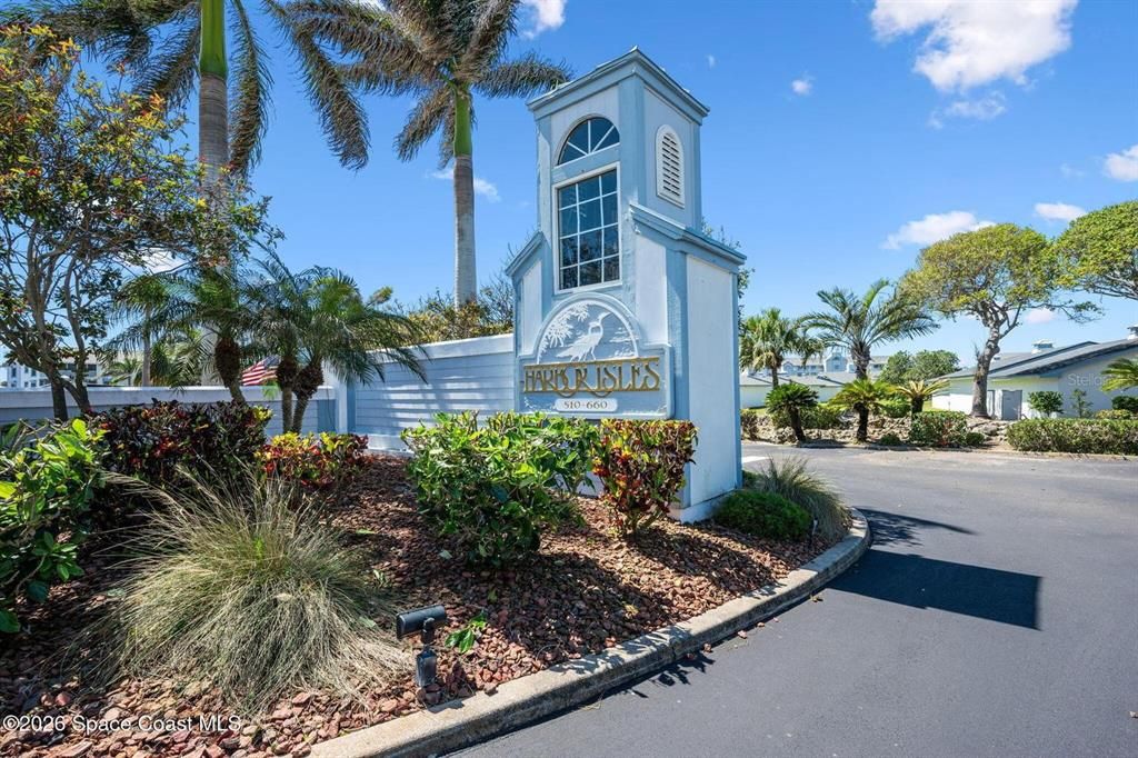 For Sale: $355,000 (2 beds, 2 baths, 1308 Square Feet)