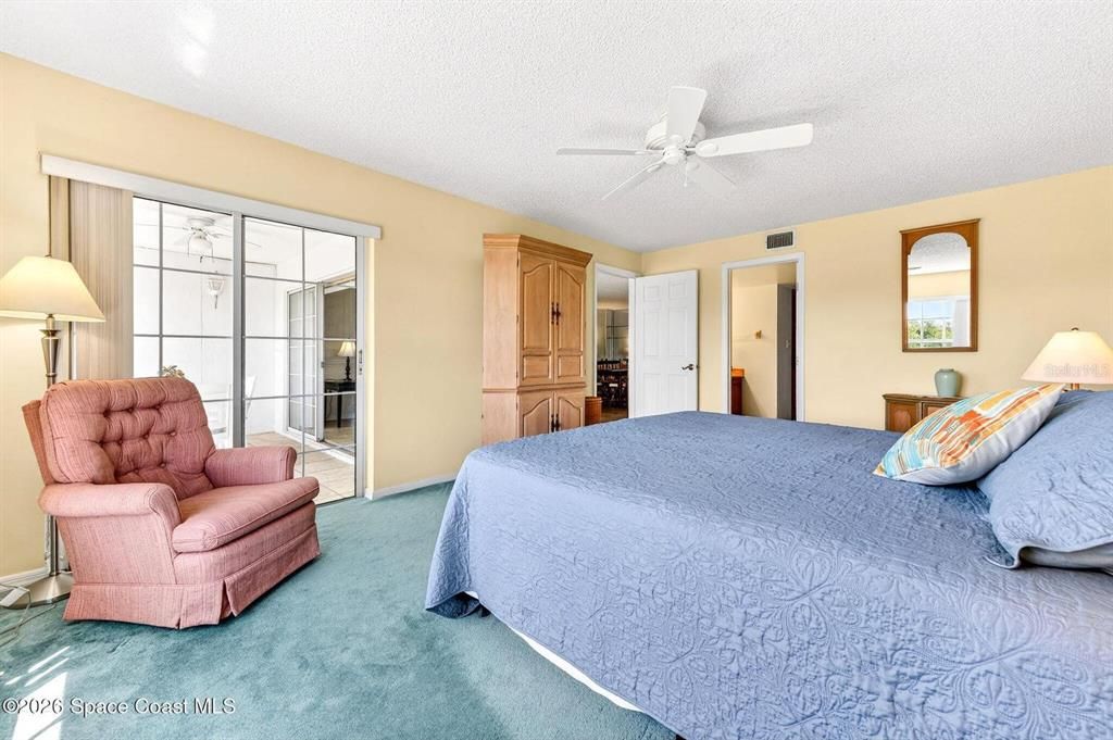 For Sale: $355,000 (2 beds, 2 baths, 1308 Square Feet)