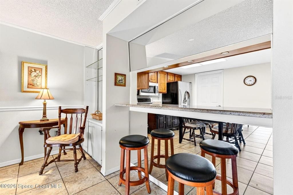 For Sale: $355,000 (2 beds, 2 baths, 1308 Square Feet)