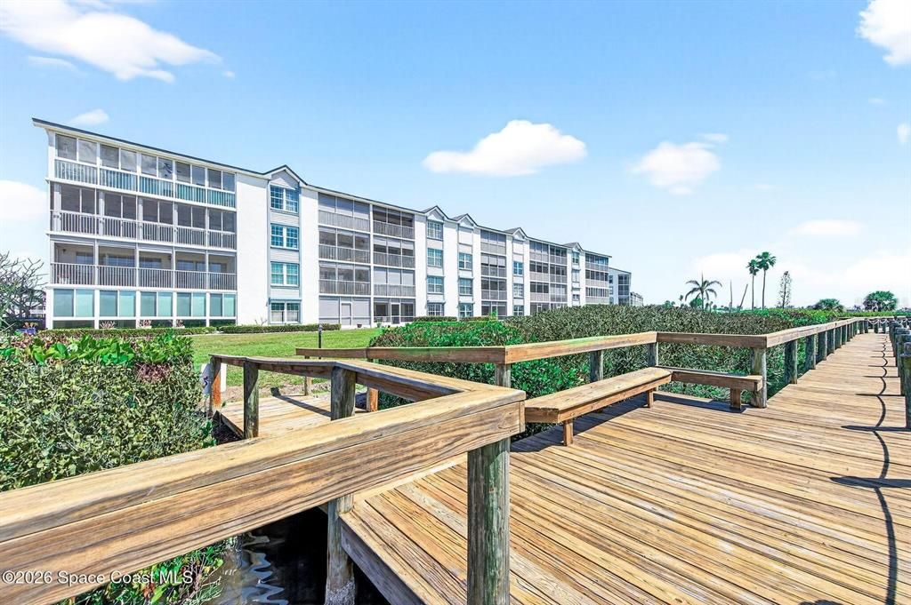 For Sale: $355,000 (2 beds, 2 baths, 1308 Square Feet)