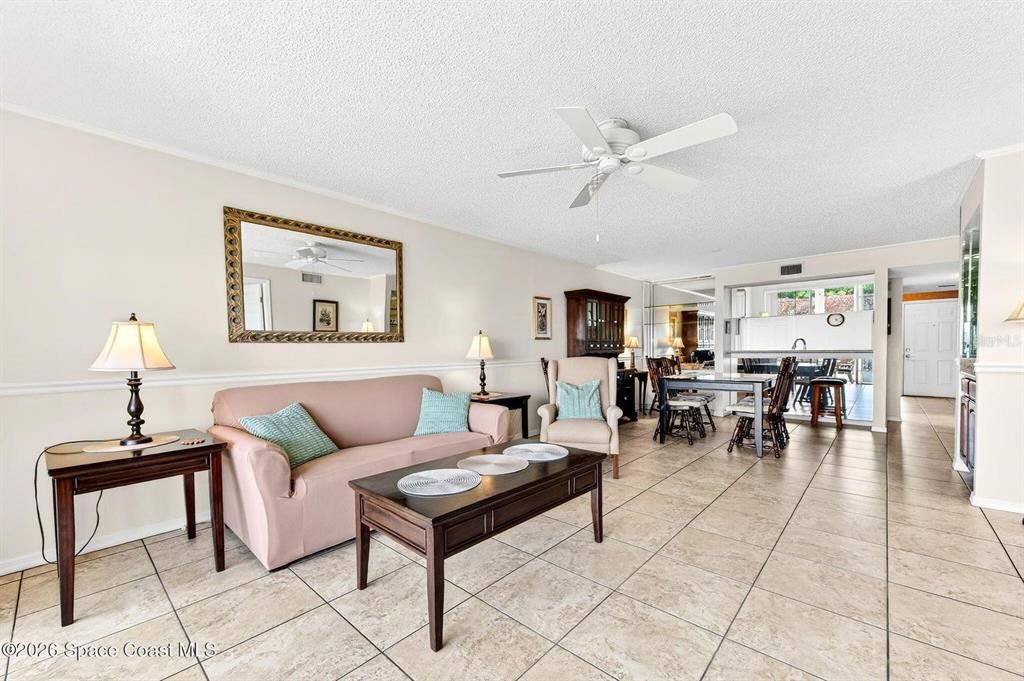 For Sale: $355,000 (2 beds, 2 baths, 1308 Square Feet)