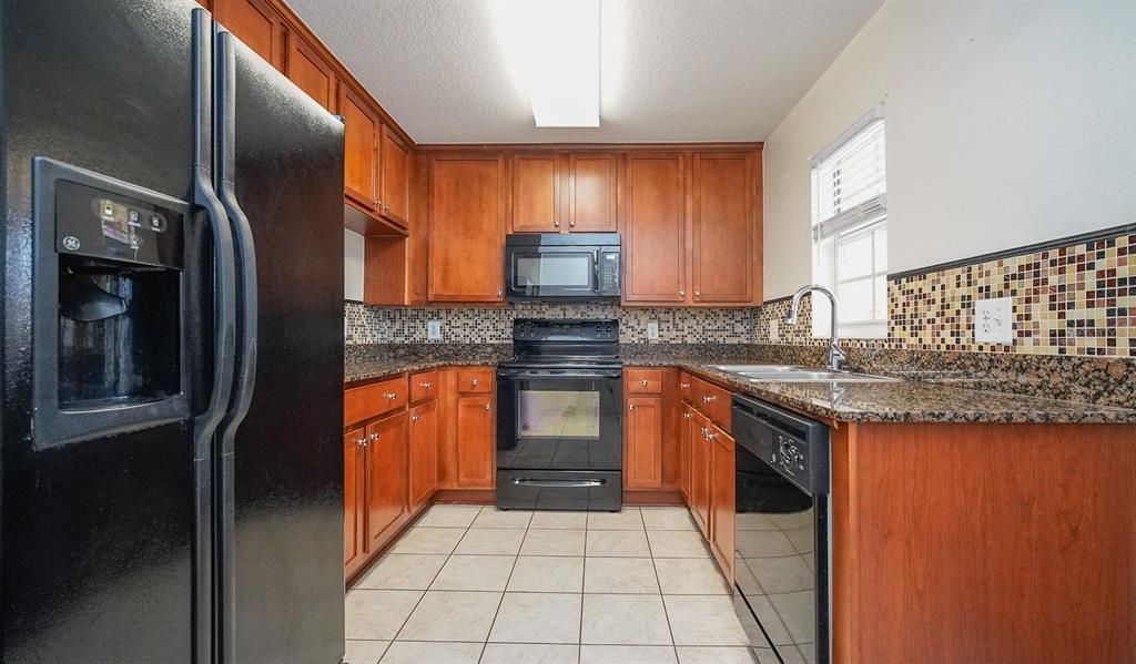 For Sale: $249,000 (3 beds, 2 baths, 1538 Square Feet)