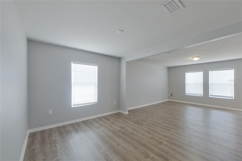 В аренду: $1,895 (4 спален, 2 ванн, 1650 Квадратных фут)