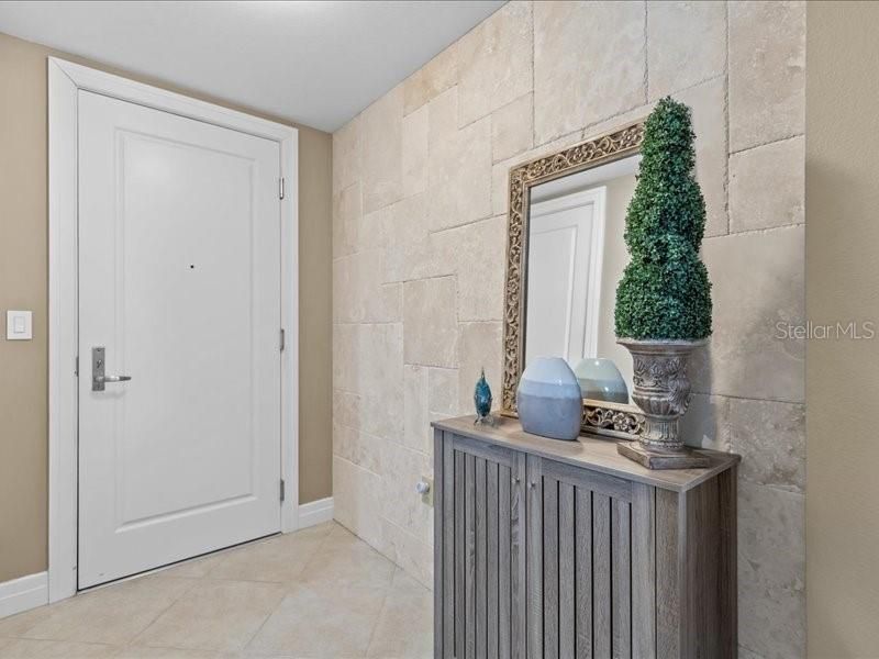 Activo con contrato: $899,000 (2 camas, 2 baños, 1765 Pies cuadrados)