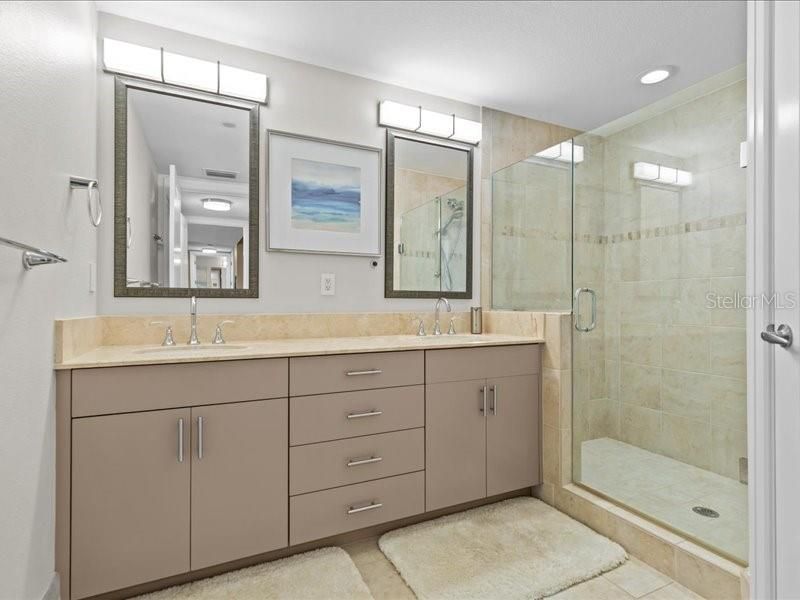 Activo con contrato: $899,000 (2 camas, 2 baños, 1765 Pies cuadrados)