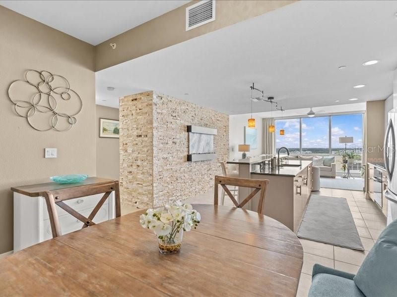 Activo con contrato: $899,000 (2 camas, 2 baños, 1765 Pies cuadrados)