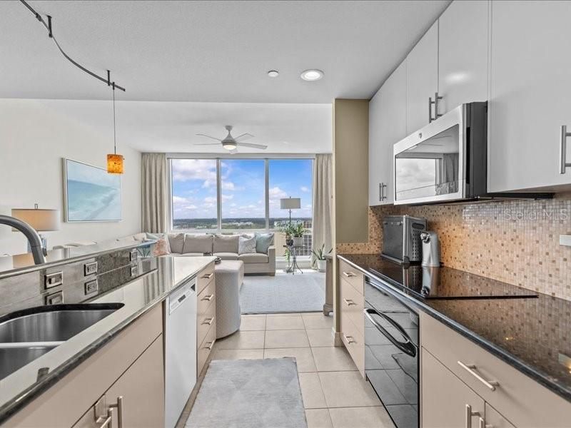 Activo con contrato: $899,000 (2 camas, 2 baños, 1765 Pies cuadrados)