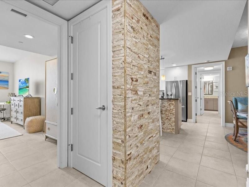 Activo con contrato: $899,000 (2 camas, 2 baños, 1765 Pies cuadrados)
