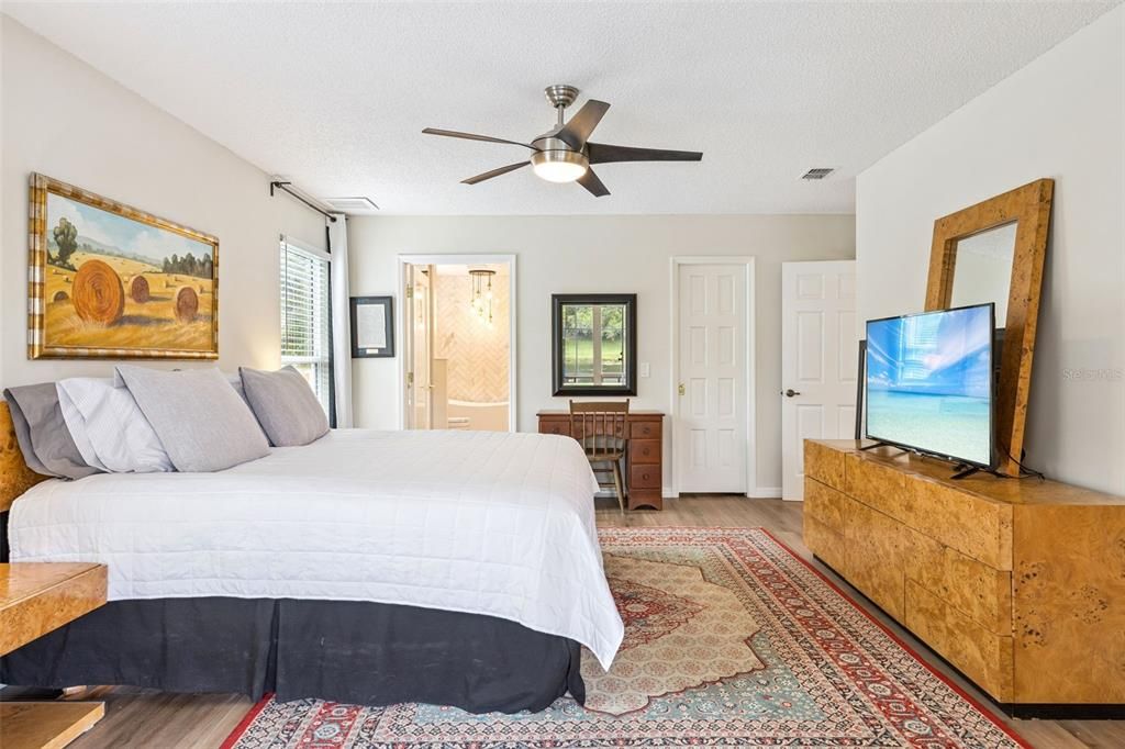 Activo con contrato: $899,500 (4 camas, 3 baños, 2564 Pies cuadrados)