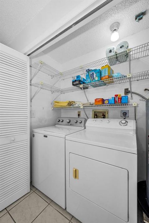 На продажу: $99,000 (2 спален, 2 ванн, 1144 Квадратных фут)