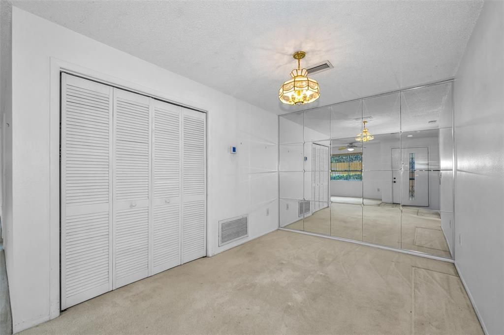 На продажу: $99,000 (2 спален, 2 ванн, 1144 Квадратных фут)