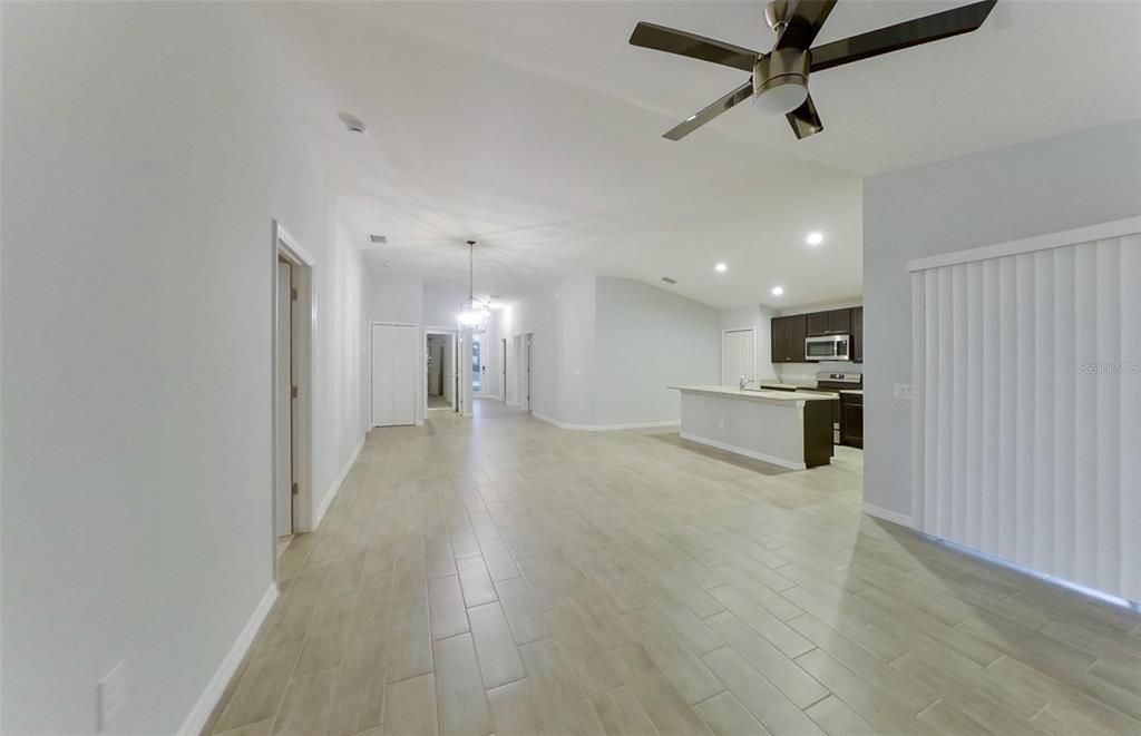 For Rent: $2,275 (4 beds, 2 baths, 1732 Square Feet)