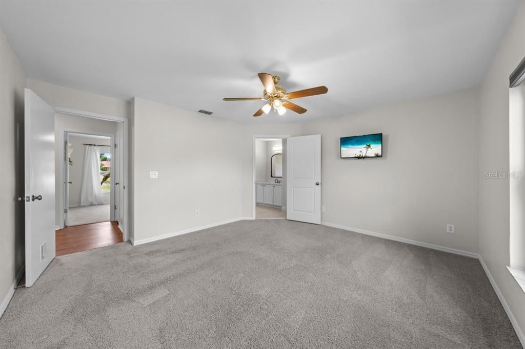 Activo con contrato: $459,000 (3 camas, 2 baños, 1794 Pies cuadrados)