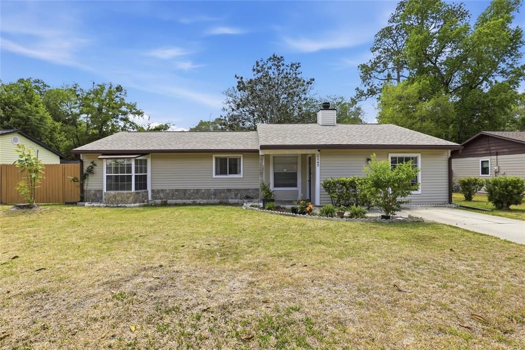 Active With Contract: $315,000 (3 beds, 2 baths, 1926 Square Feet)