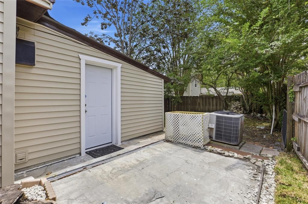 Active With Contract: $315,000 (3 beds, 2 baths, 1926 Square Feet)