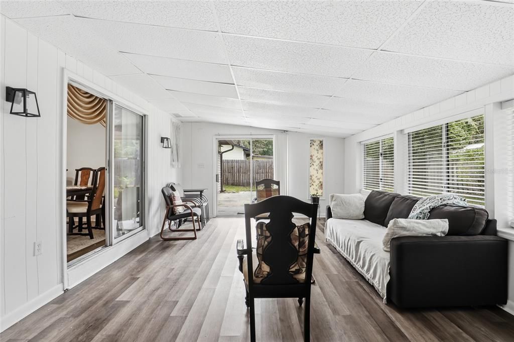 Active With Contract: $315,000 (3 beds, 2 baths, 1926 Square Feet)