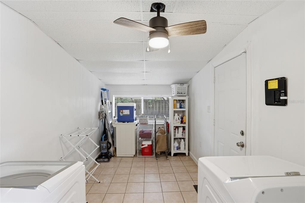 Active With Contract: $315,000 (3 beds, 2 baths, 1926 Square Feet)