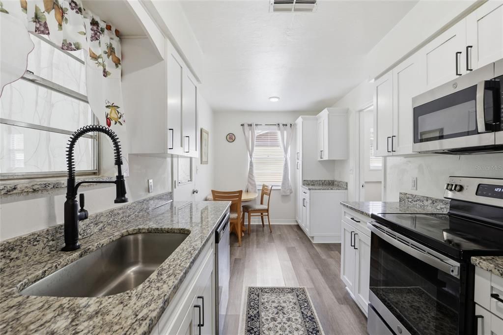 Active With Contract: $315,000 (3 beds, 2 baths, 1926 Square Feet)