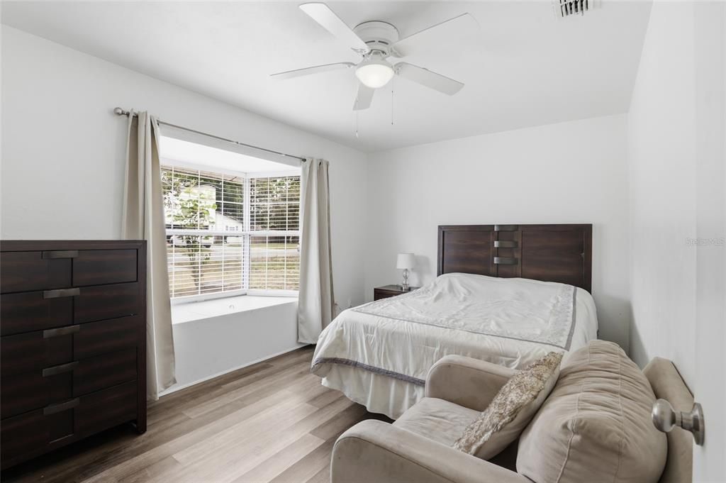 Active With Contract: $315,000 (3 beds, 2 baths, 1926 Square Feet)