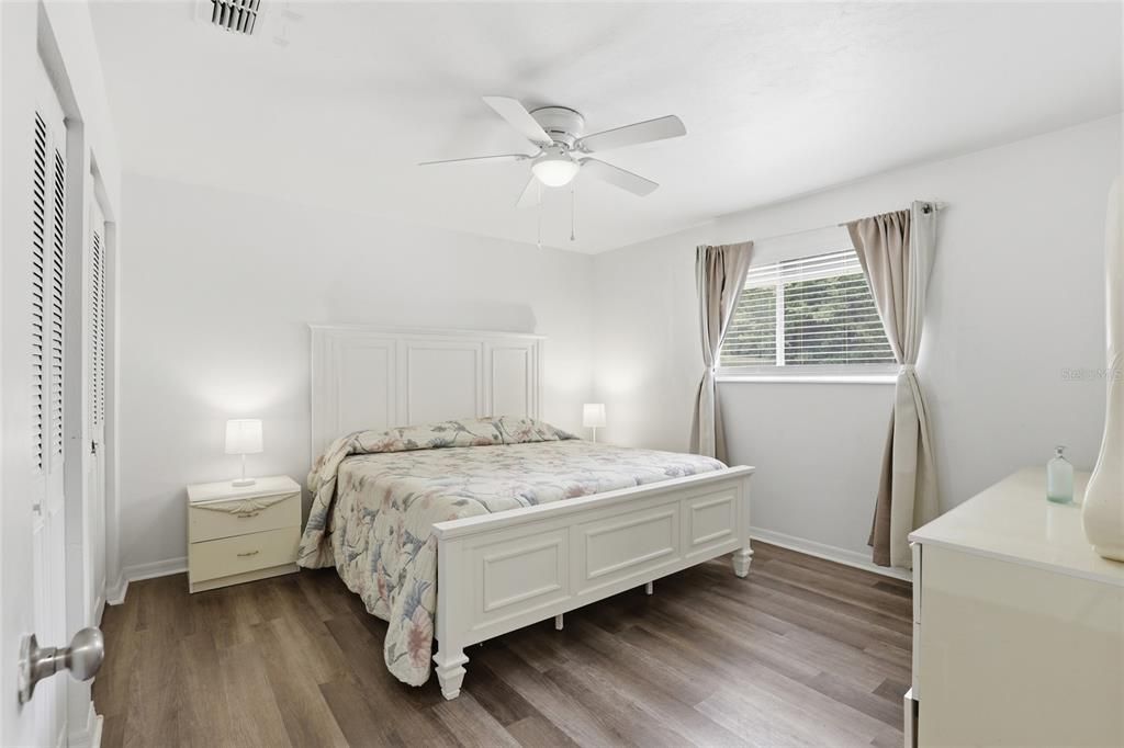Active With Contract: $315,000 (3 beds, 2 baths, 1926 Square Feet)