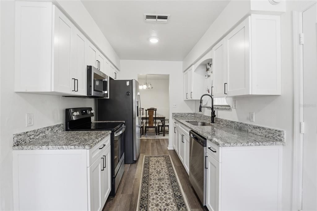 Active With Contract: $315,000 (3 beds, 2 baths, 1926 Square Feet)