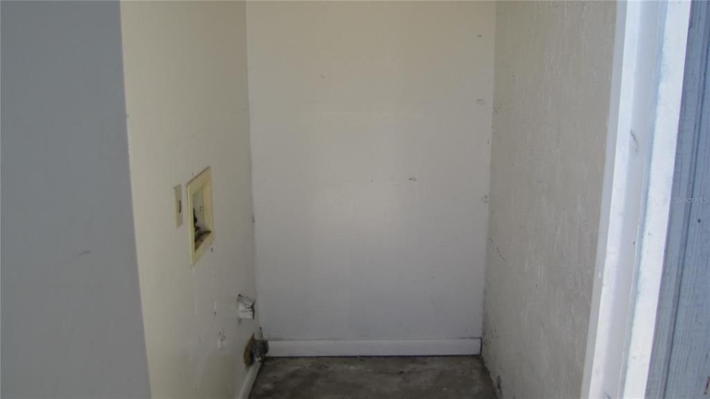 В аренду: $1,350 (2 спален, 1 ванн, 870 Квадратных фут)