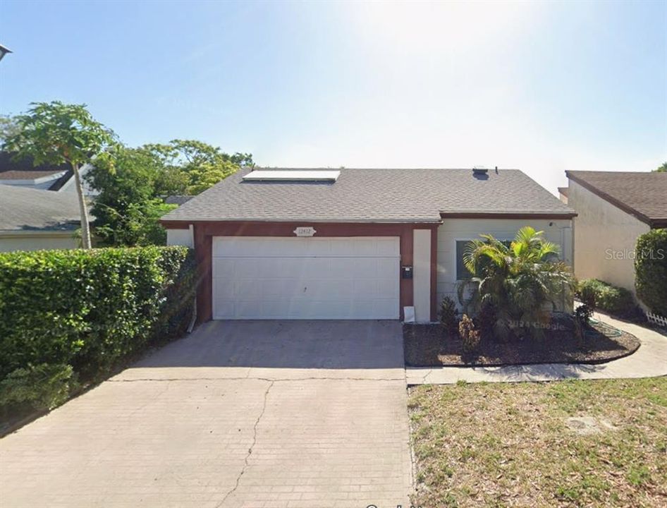 Recently Sold: $216,000 (3 beds, 2 baths, 1320 Square Feet)
