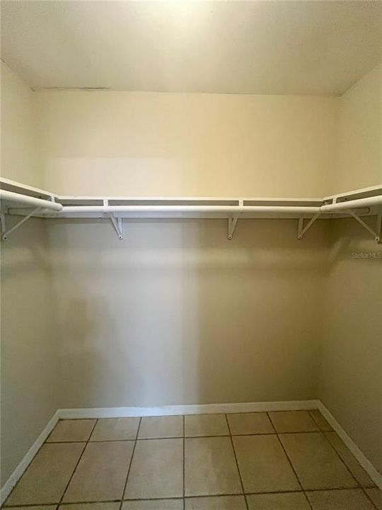 Activo con contrato: $1,550 (2 camas, 1 baños, 800 Pies cuadrados)