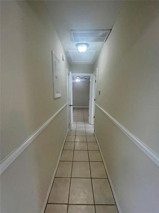 Activo con contrato: $1,550 (2 camas, 1 baños, 800 Pies cuadrados)