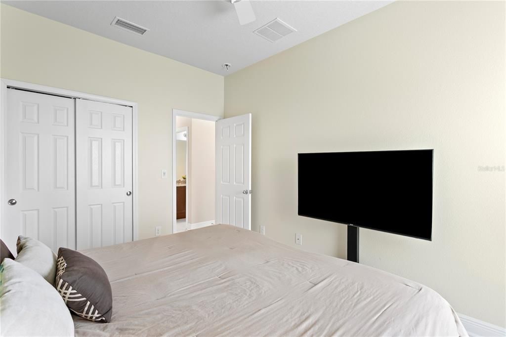 Active With Contract: $500,000 (4 beds, 2 baths, 2070 Square Feet)