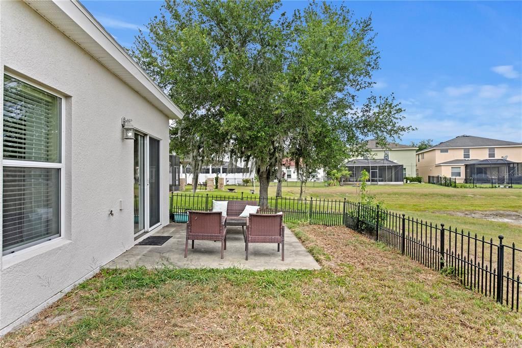 Active With Contract: $500,000 (4 beds, 2 baths, 2070 Square Feet)