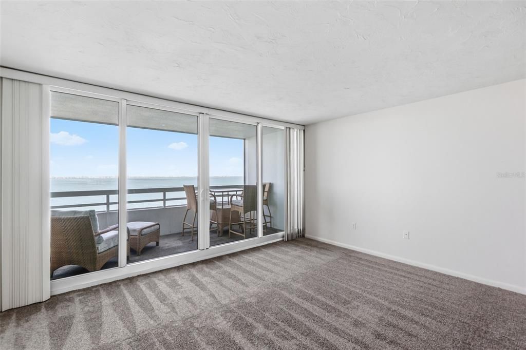 Active With Contract: $799,000 (2 beds, 2 baths, 1555 Square Feet)
