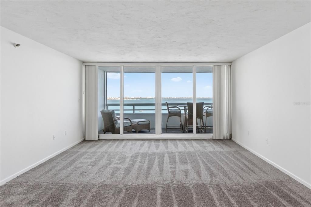 Active With Contract: $799,000 (2 beds, 2 baths, 1555 Square Feet)