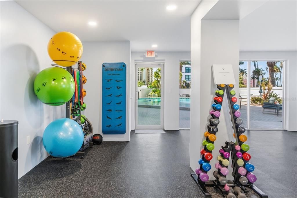 Active With Contract: $799,000 (2 beds, 2 baths, 1555 Square Feet)