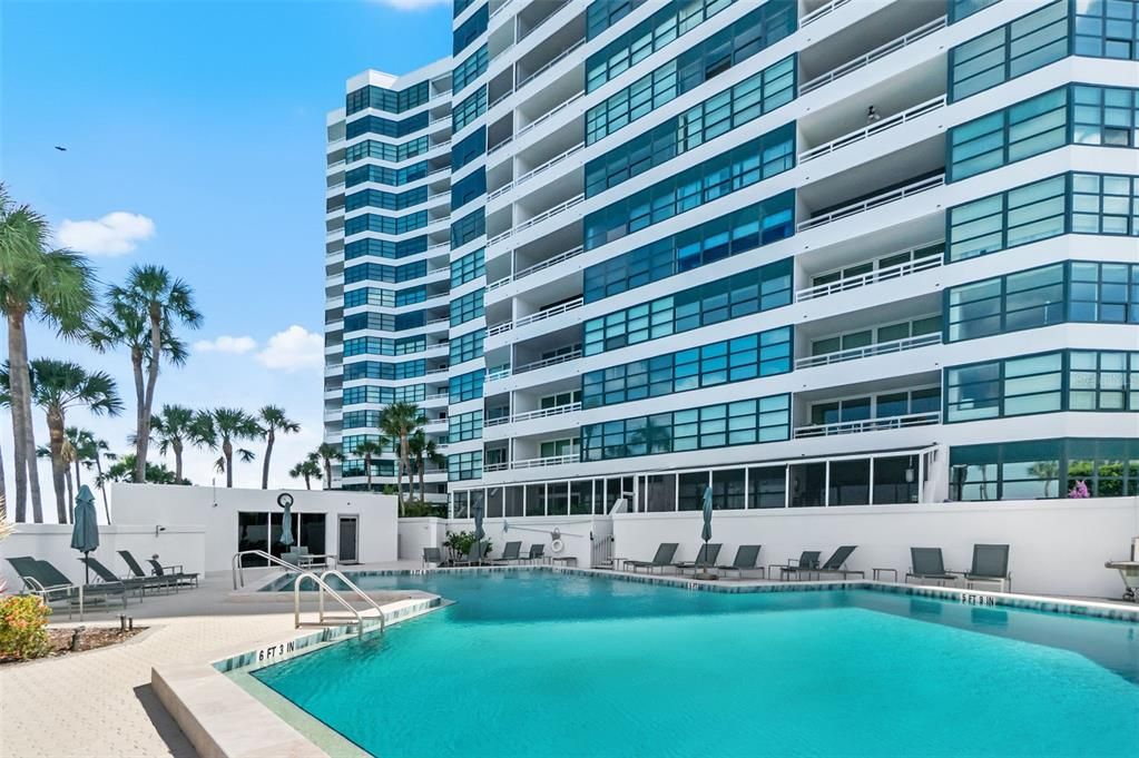 Active With Contract: $799,000 (2 beds, 2 baths, 1555 Square Feet)