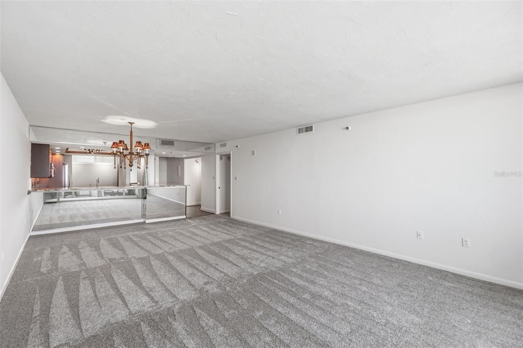 Active With Contract: $799,000 (2 beds, 2 baths, 1555 Square Feet)